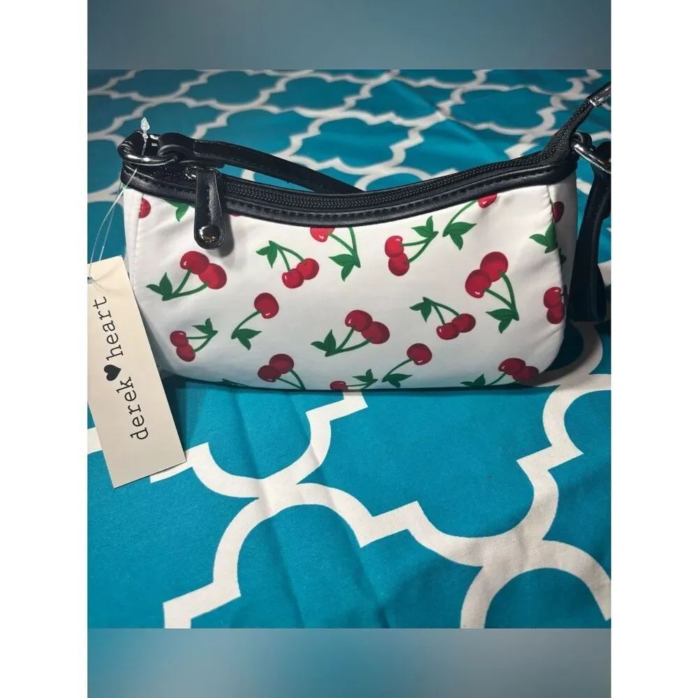 New Derek Heart Cherry Print White Shoulder Bag